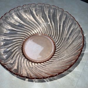 Beautiful arcoroc France, pink scalloped bowl